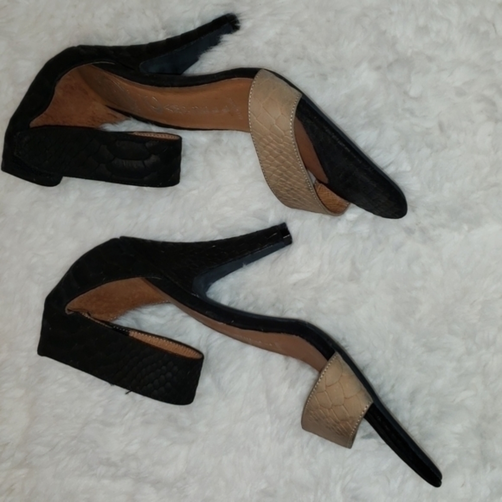 Jeffrey Campbell Foxtrot Beige Python Leather Black Heels Never‎ Worn